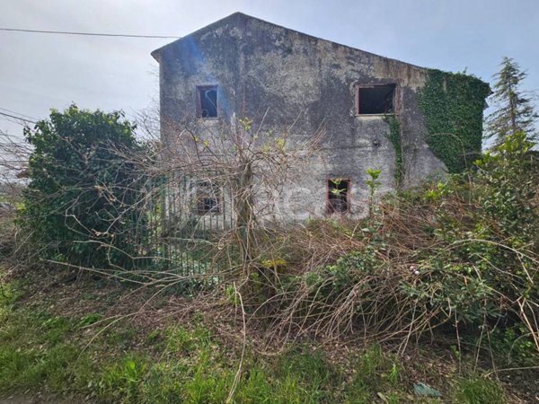 casa indipendente in vendita a Sessa Aurunca in zona San Castrese