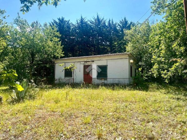 casa indipendente in vendita a Sessa Aurunca in zona Piedimonte
