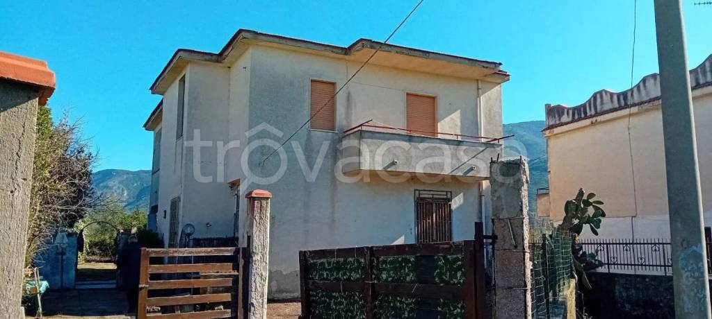casa indipendente in vendita a Sessa Aurunca in zona Piedimonte