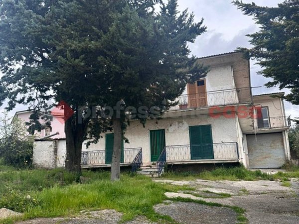 casa indipendente in vendita a Sessa Aurunca