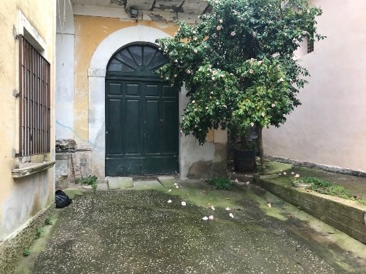 casa indipendente in vendita a Sessa Aurunca in zona Avezzano