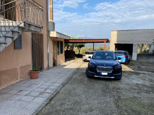 casa indipendente in vendita a Sessa Aurunca in zona Corigliano