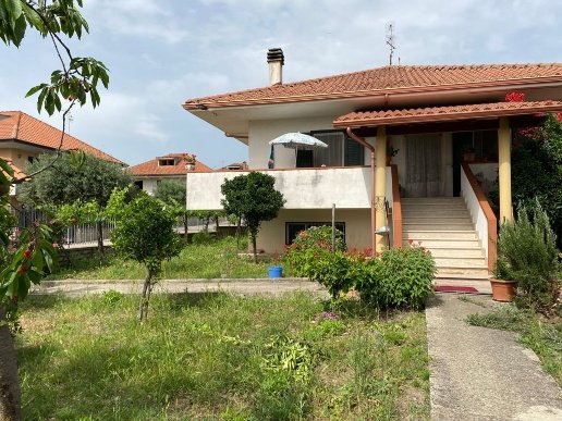 casa indipendente in vendita a Sessa Aurunca in zona Fasani