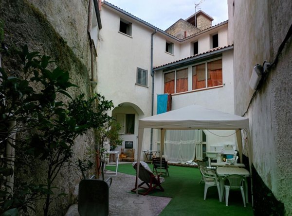 casa indipendente in vendita a Sessa Aurunca in zona Tuoro