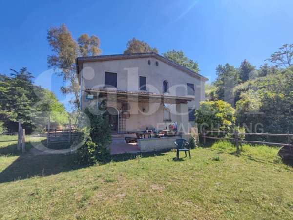 casa indipendente in vendita a Sessa Aurunca in zona Cupa