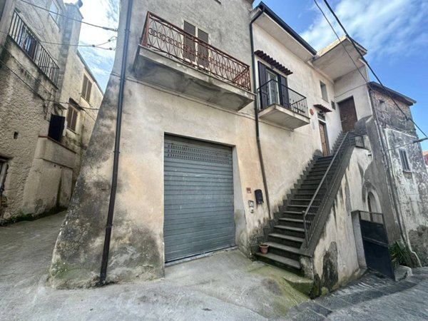 casa indipendente in vendita a Sessa Aurunca