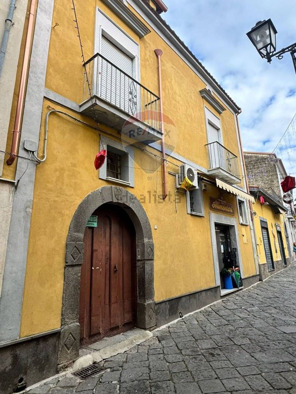 casa indipendente in vendita a Sessa Aurunca in zona Cascano