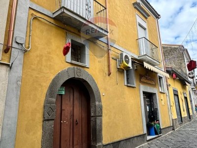 casa semindipendente in vendita a Sessa Aurunca in zona Cascano