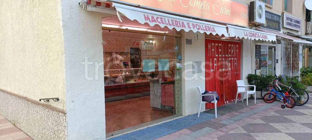 negozio in vendita a Sessa Aurunca in zona Baia Domizia