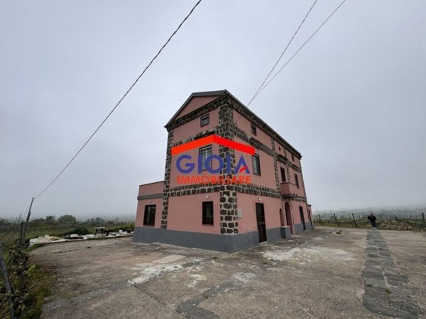 casa indipendente in vendita a Sessa Aurunca