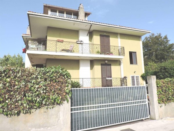 casa indipendente in vendita a Sessa Aurunca in zona Carano