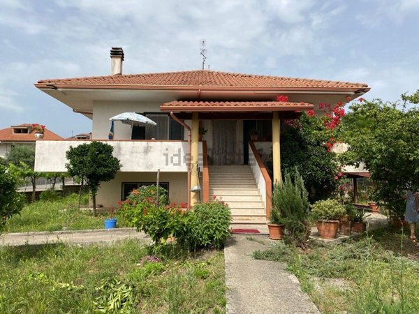 casa indipendente in vendita a Sessa Aurunca in zona Cupa