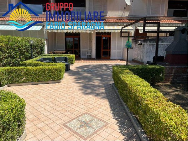 casa indipendente in vendita a Sessa Aurunca in zona Baia Domizia