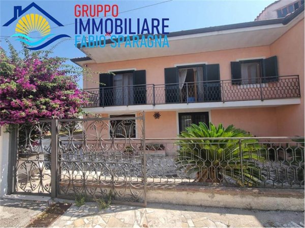 casa indipendente in vendita a Sessa Aurunca in zona Lauro