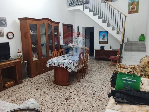casa indipendente in vendita a Sessa Aurunca in zona Carano