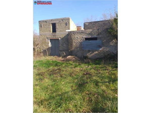 casa indipendente in vendita a Sessa Aurunca in zona Corbara