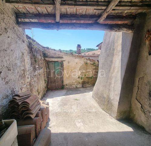 casa indipendente in vendita a Sessa Aurunca in zona Tuoro