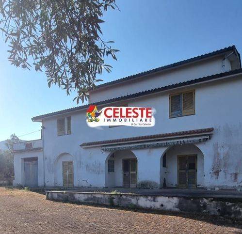 casa indipendente in vendita a Sessa Aurunca