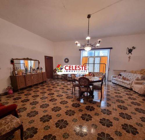 casa indipendente in vendita a Sessa Aurunca in zona Carano