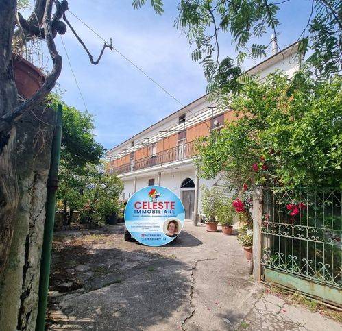 casa indipendente in vendita a Sessa Aurunca in zona Corigliano