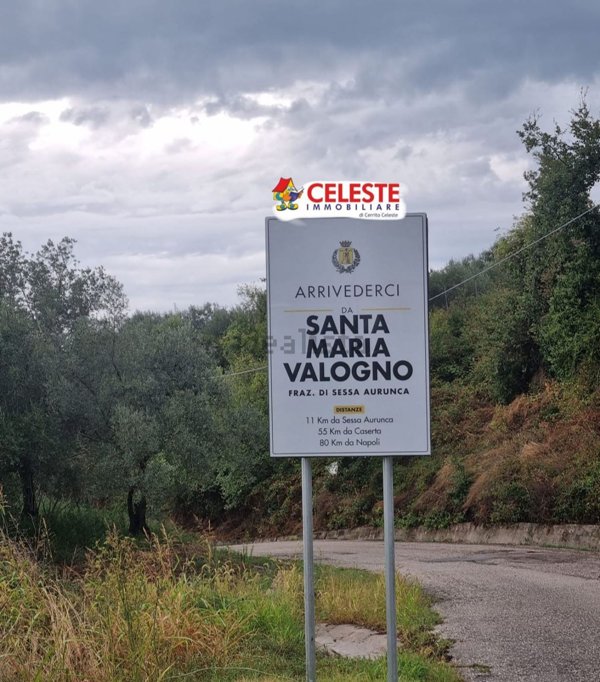 casa indipendente in vendita a Sessa Aurunca in zona Valogno