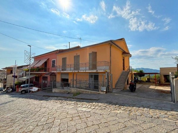 casa indipendente in vendita a Sessa Aurunca in zona Corigliano