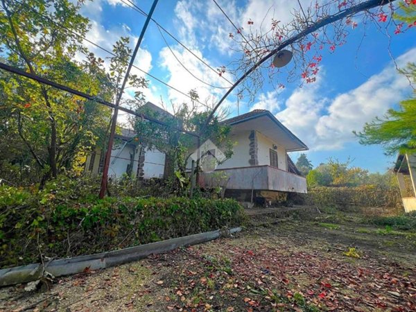 casa indipendente in vendita a Sessa Aurunca in zona Piedimonte