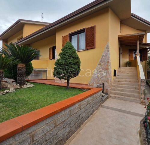 casa indipendente in vendita a Sessa Aurunca in zona San Castrese