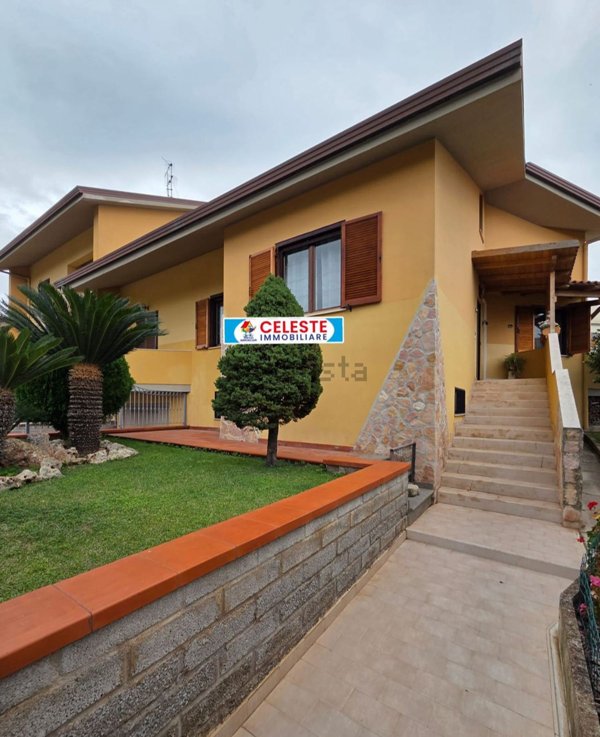 casa indipendente in vendita a Sessa Aurunca in zona San Castrese