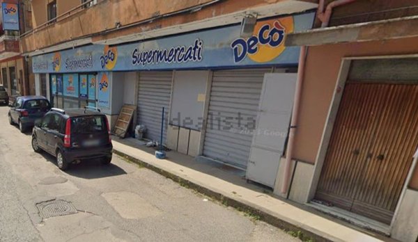 locale commerciale in vendita a Sessa Aurunca in zona Lauro