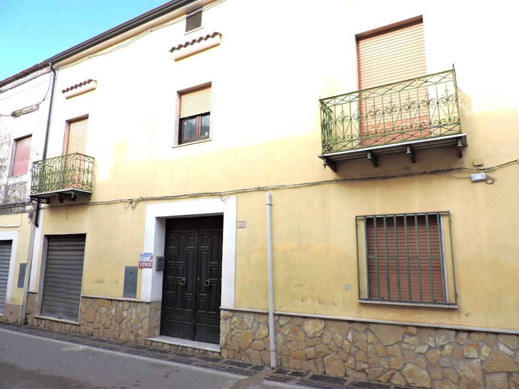 casa indipendente in vendita a Sessa Aurunca in zona Piedimonte