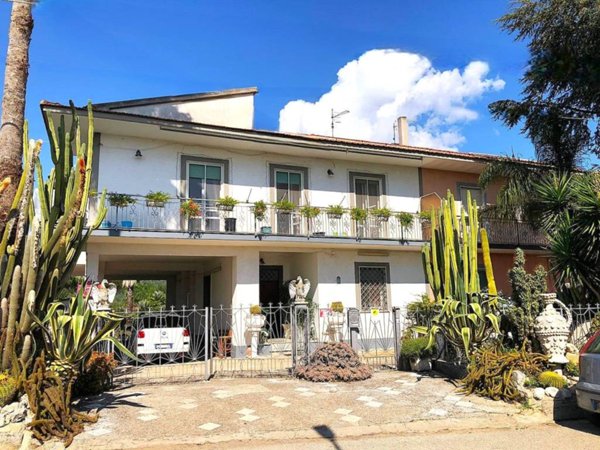 casa indipendente in vendita a Sessa Aurunca in zona Maiano