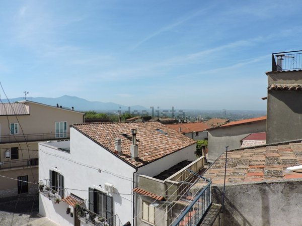 casa indipendente in vendita a Sessa Aurunca in zona Corigliano