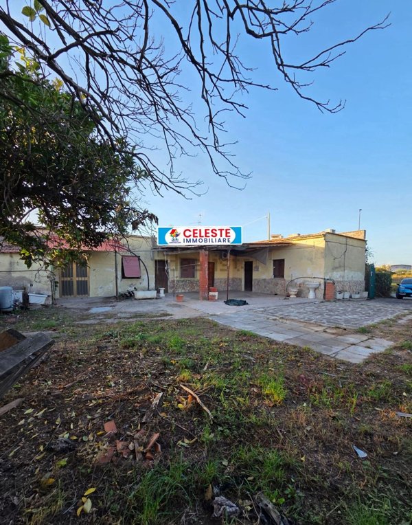 casa indipendente in vendita a Sessa Aurunca