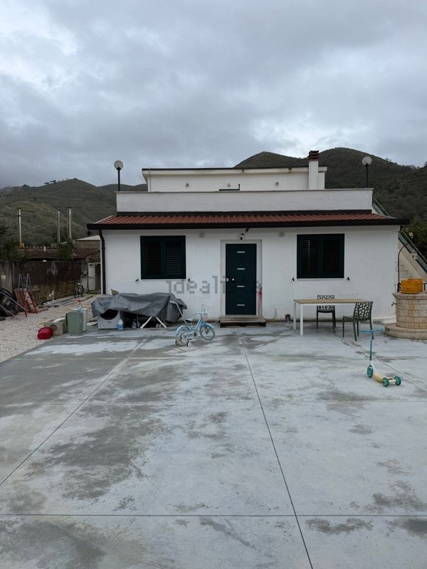 casa indipendente in vendita a Sessa Aurunca in zona Piedimonte