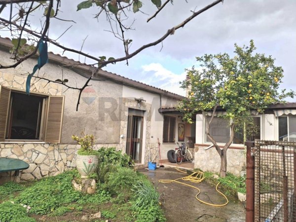 casa indipendente in vendita a Sessa Aurunca in zona Maiano