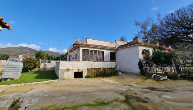casa indipendente in vendita a Sessa Aurunca in zona Piedimonte