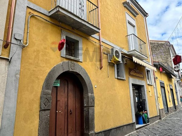 casa indipendente in vendita a Sessa Aurunca in zona Cascano