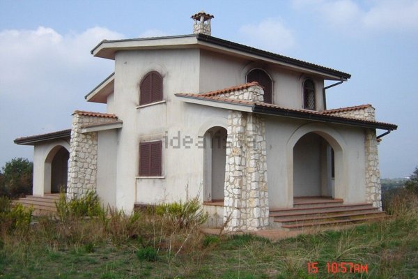 casa indipendente in vendita a Sessa Aurunca