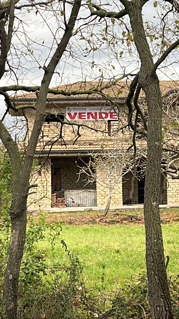 casa indipendente in vendita a Sessa Aurunca in zona Gusti