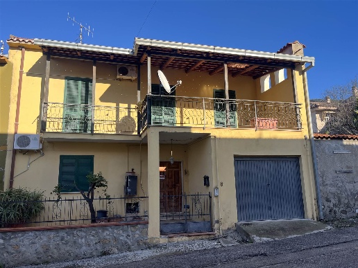 casa indipendente in vendita a Sessa Aurunca in zona Piedimonte