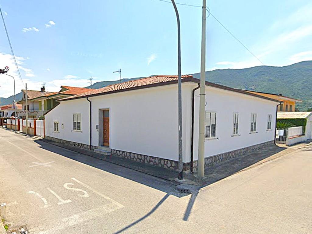 casa indipendente in vendita a Sessa Aurunca in zona Carano