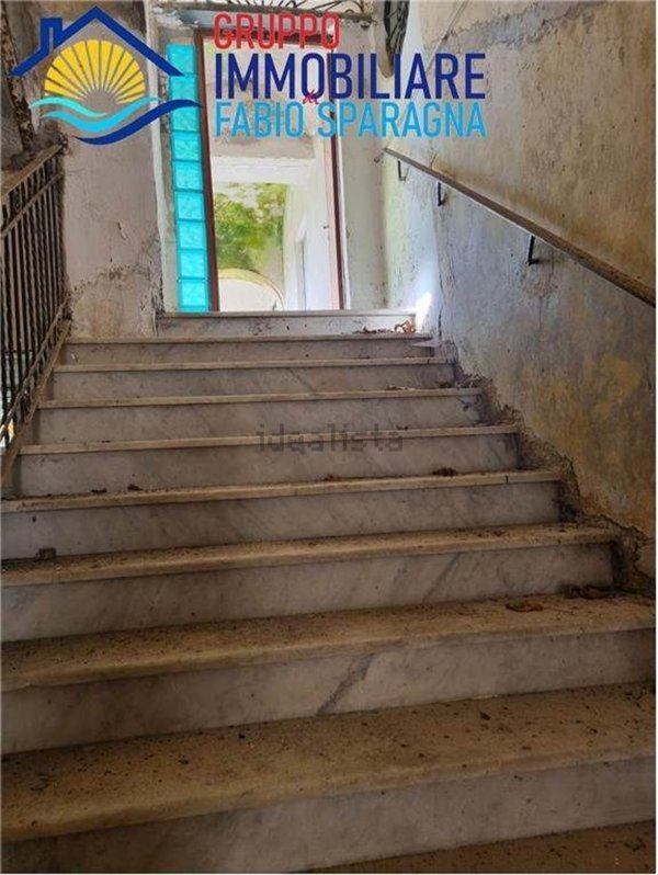 casa indipendente in vendita a Sessa Aurunca in zona Avezzano