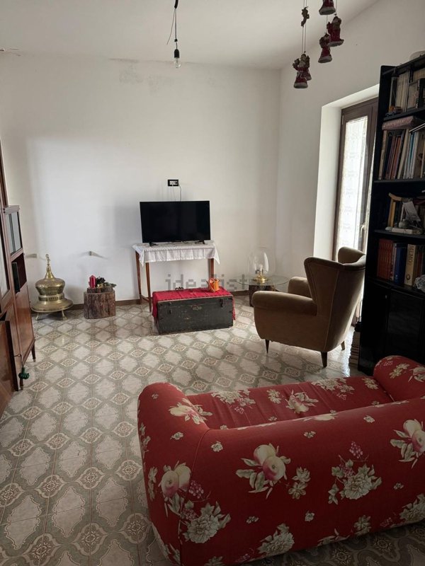 casa indipendente in vendita a Sessa Aurunca in zona Piedimonte