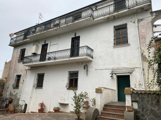 casa indipendente in vendita a Sessa Aurunca in zona Marzuli