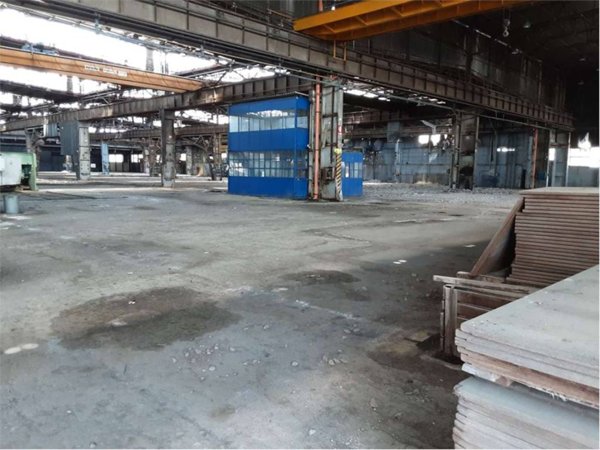 locale commerciale in vendita a Sessa Aurunca in zona Piedimonte