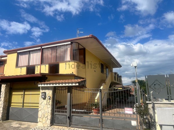 casa indipendente in vendita a Sessa Aurunca