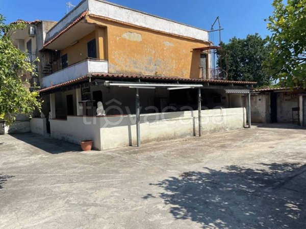 casa indipendente in vendita a Sessa Aurunca in zona Piedimonte