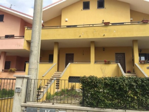 casa indipendente in vendita a Sessa Aurunca