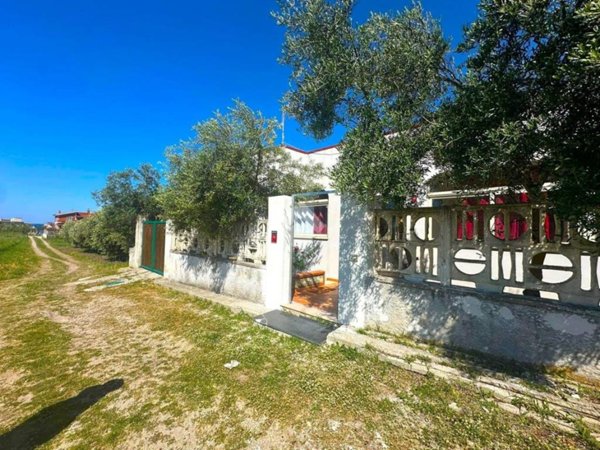 casa indipendente in vendita a Sessa Aurunca